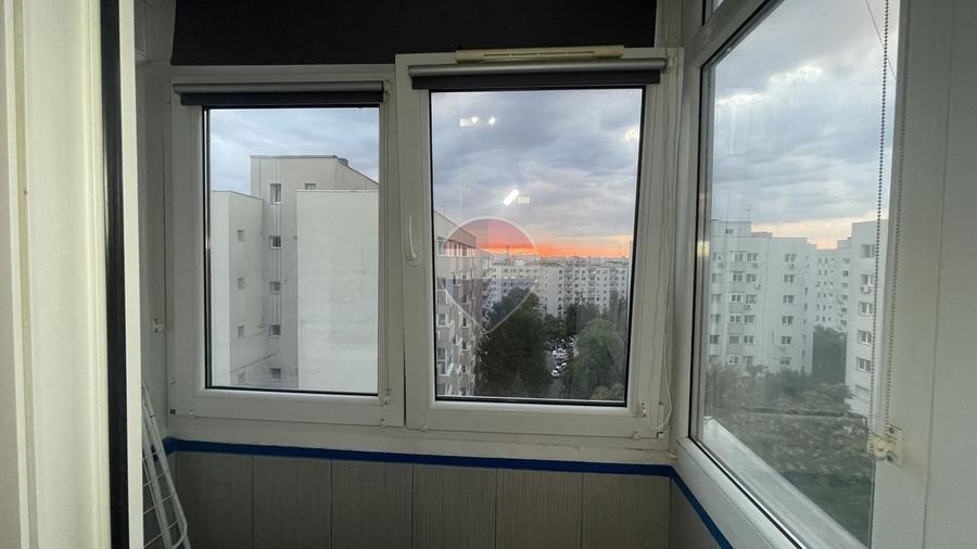 Apartament cu 2 camere decomandat, mobilat în Titan