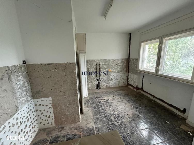 Casă cu 4 camere în Titulescu