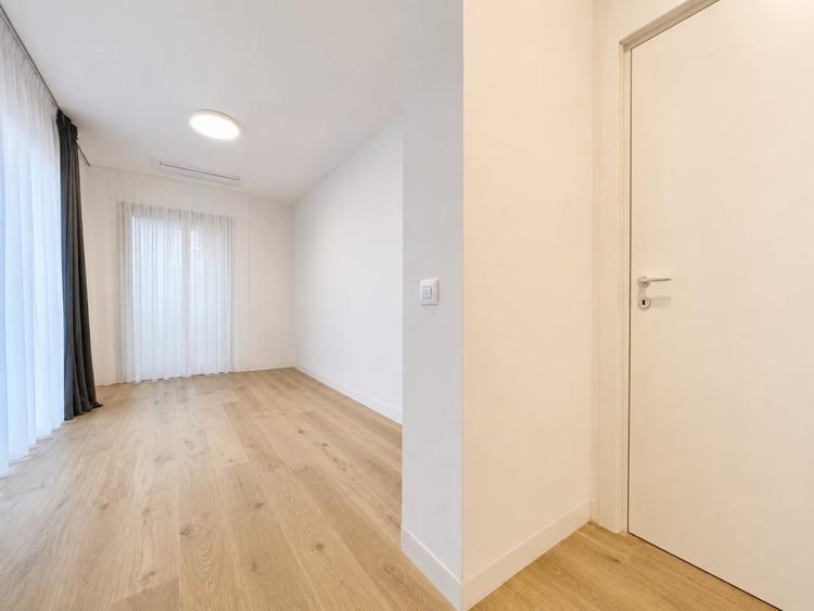 Apartament cu 3 camere, mobilat în Dacia