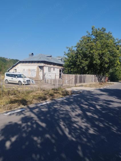 Casă cu 1 camere cu Teren 500 Mp în Zlata