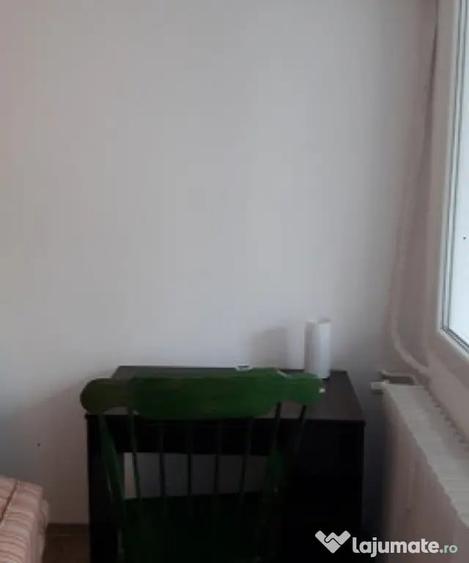 Apartament cu 2 camere decomandat în Arcul de Triumf