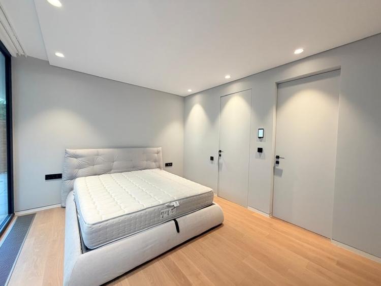 Apartament cu 4 camere decomandat, mobilat în Primăverii