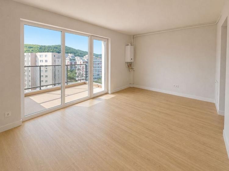 Apartament cu 3 camere semidecomandat în Sud