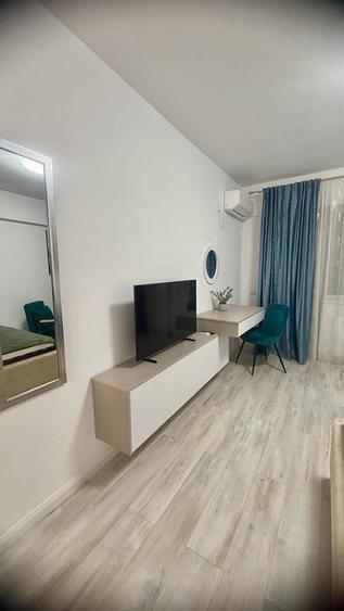 Garsonieră decomandată, mobilată în Podu Roș