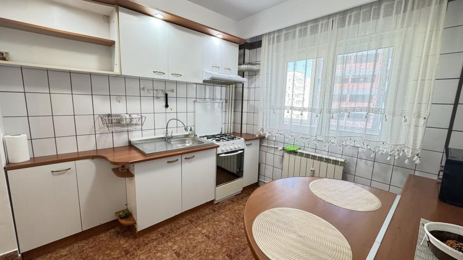Apartament cu 2 camere semidecomandat, mobilat în Moșilor