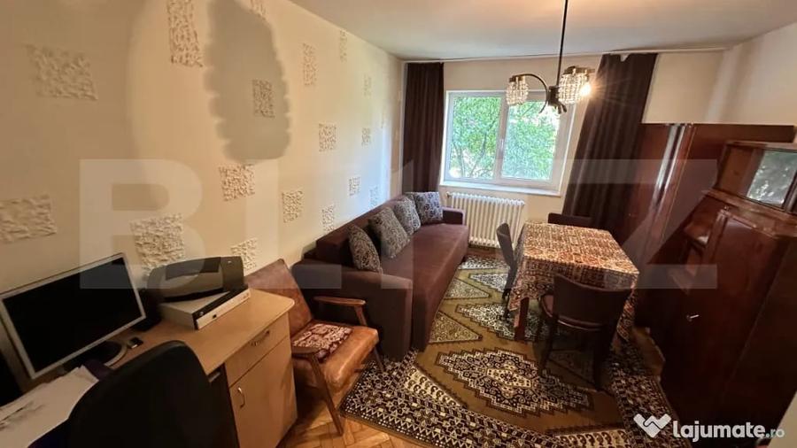 Apartament cu 3 camere decomandat în Central