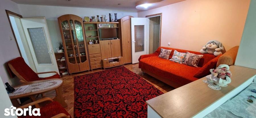 Apartament cu 2 camere semidecomandat în Girocului