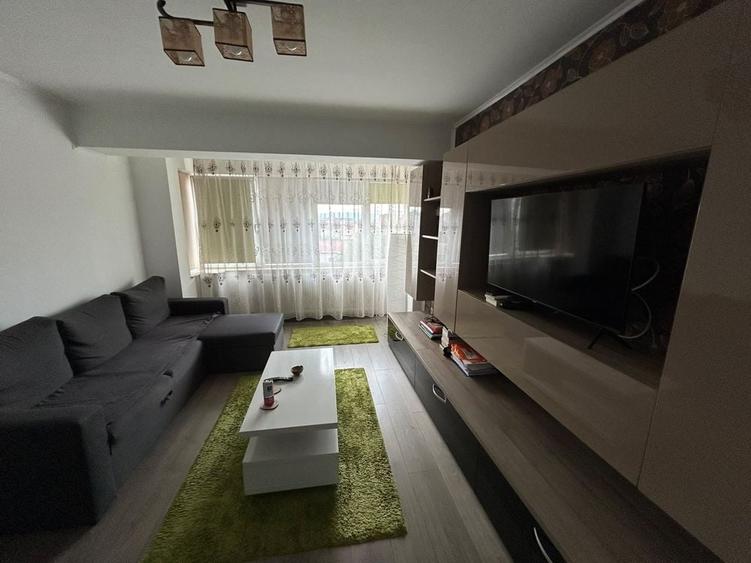 Apartament cu 2 camere decomandat în Cetate