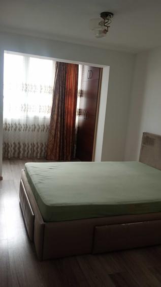 Apartament cu 4 camere în Micro 5