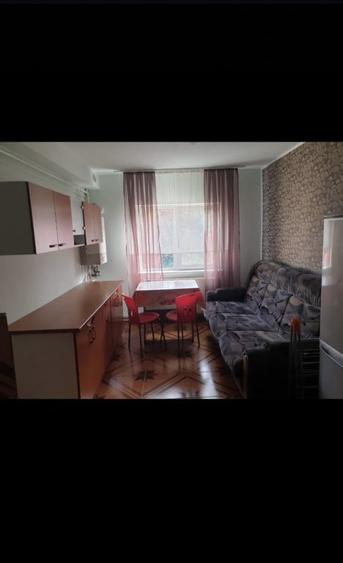 Apartament cu 2 camere decomandat în Plopilor