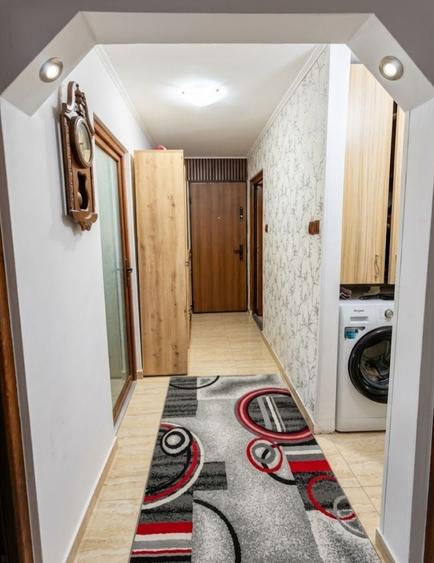 Apartament cu 3 camere decomandat în Triaj