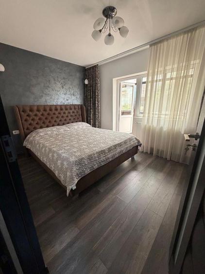 Apartament cu 3 camere decomandat, mobilat în Central