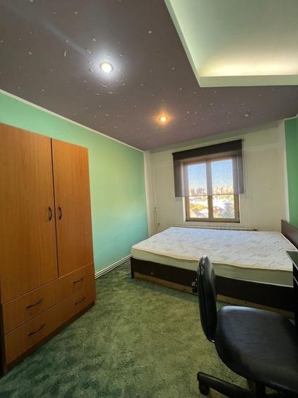 Apartament cu 4 camere semidecomandat în Ultracentral