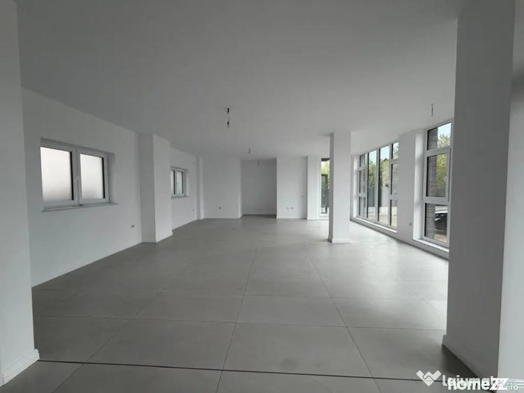 Spațiu comercial, de 90 mp, în Central