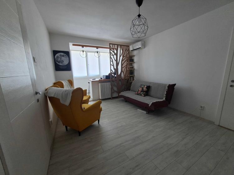Apartament cu 3 camere semidecomandat în Basarab