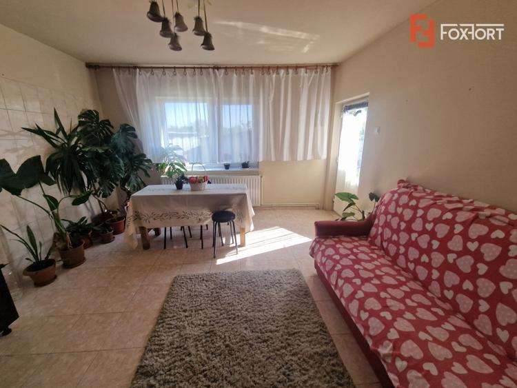 Casă individuală cu 7 camere cu Canalizare în Ultracentral