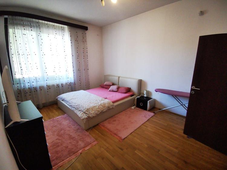 Casă cu 6 camere cu Canalizare în Bogdăneștilor