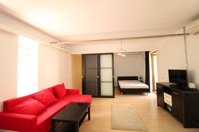 Apartament cu 2 camere semidecomandat, mobilat în Romană