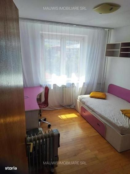 Apartament cu 3 camere semidecomandat în Iancului
