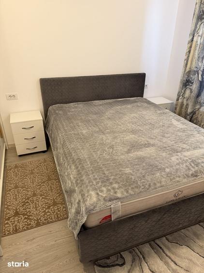 Apartament cu 3 camere în Podu Roș