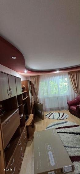 Apartament cu 3 camere în Calea București