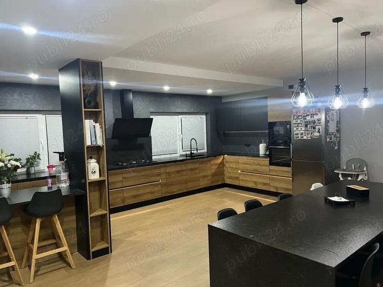 Casă cu 4 camere cu Teren 750 Mp în Central