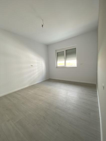 Apartament cu 3 camere în Aradului