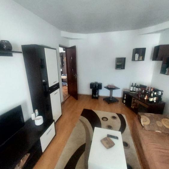 Apartament cu 4 camere decomandat în Păcurari