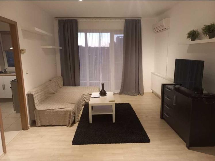Apartament cu 2 camere semidecomandat în Craiovei