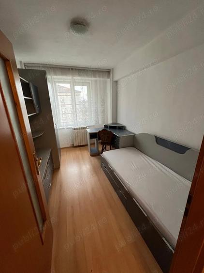 Apartament cu 3 camere decomandat în Nufărul