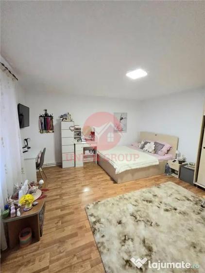 Casă cu 5 camere cu Teren 593 Mp în Central