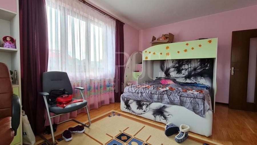 Casă individuală cu 5 camere cu Canalizare în Apahida