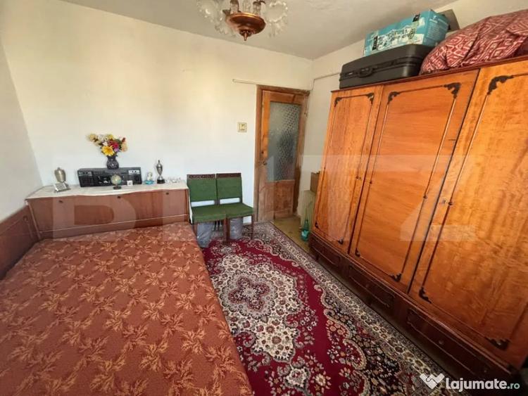 Apartament cu 3 camere decomandat în Micro 12
