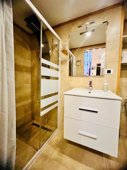 Apartament cu 2 camere semidecomandat, mobilat în Brașovul Vechi