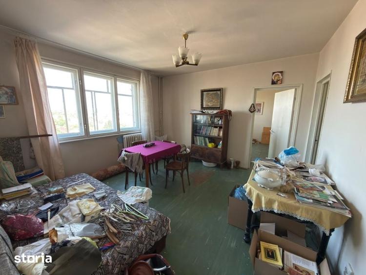 Apartament cu 3 camere semidecomandat în Andrei Mureșanu