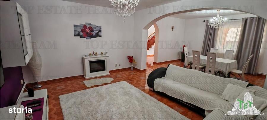 Casă cu 4 camere în Roșu