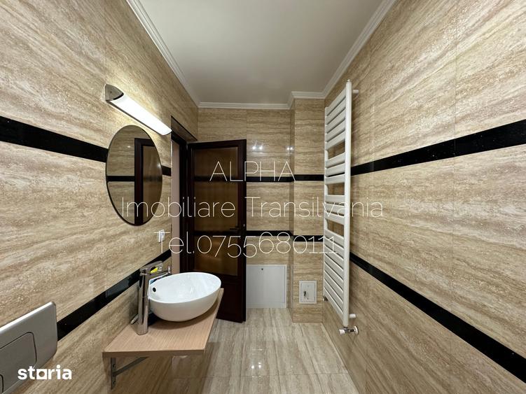 Casă cu 5 camere cu Teren 1000 Mp în Central