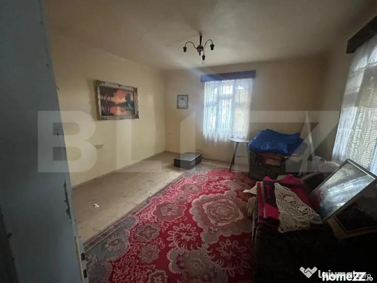 Casă cu 3 camere cu Teren 2700 Mp în Central