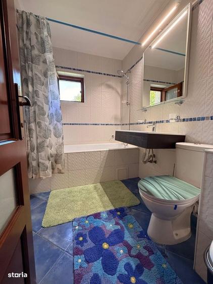 Apartament cu 4 camere decomandat în Palat