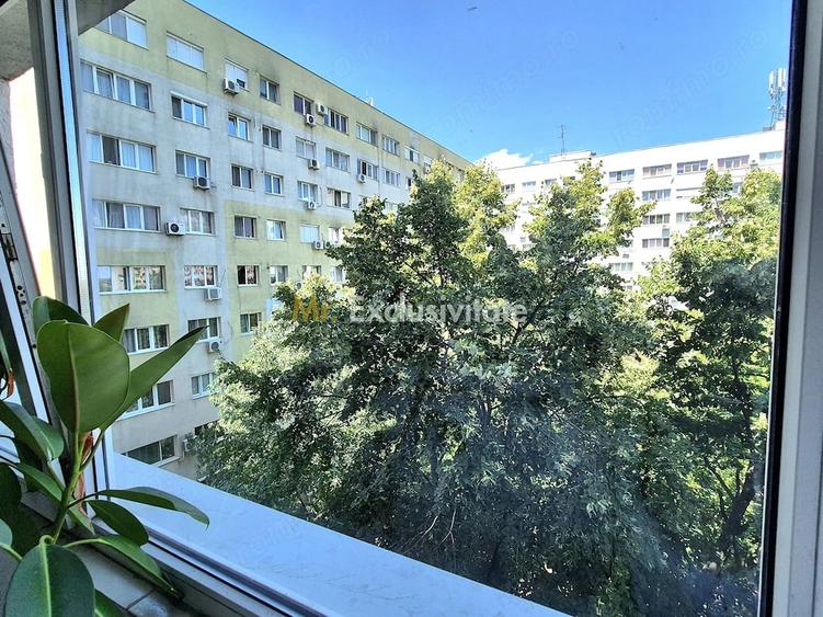 Apartament cu 3 camere semidecomandat în 1 Decembrie 1918