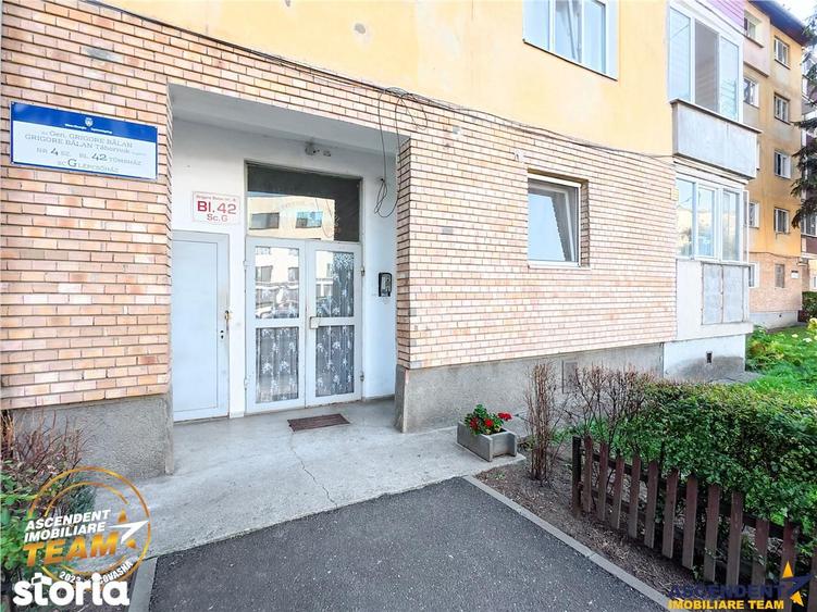 Apartament cu 3 camere decomandat în Central