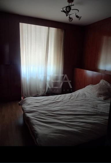 Apartament cu 4 camere semidecomandat, mobilat în Apărătorii Patriei