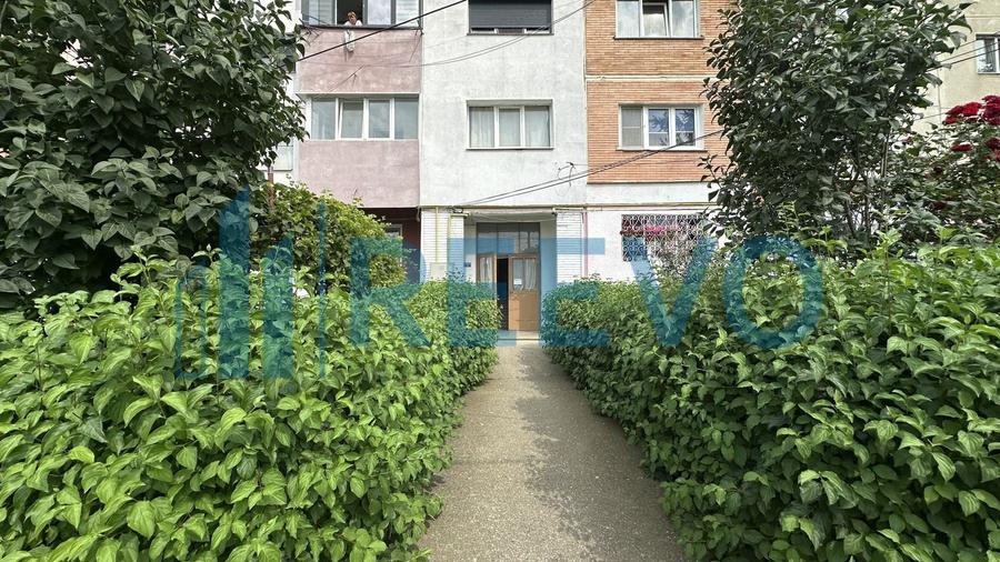 Apartament cu 2 camere decomandat, mobilat în Central