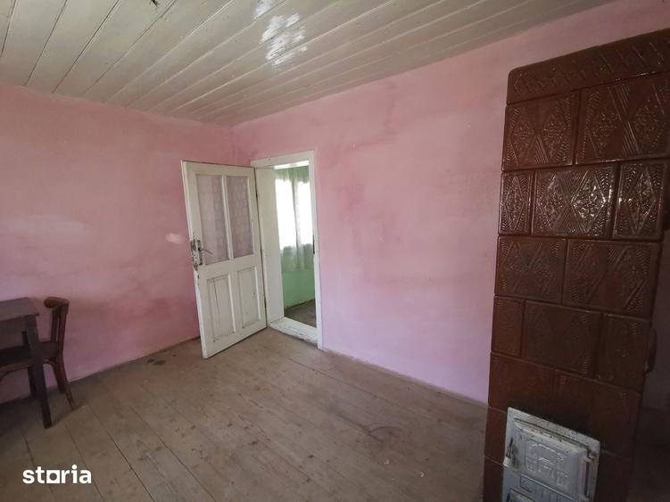 Casă cu 2 camere cu Teren 1170 Mp în Central