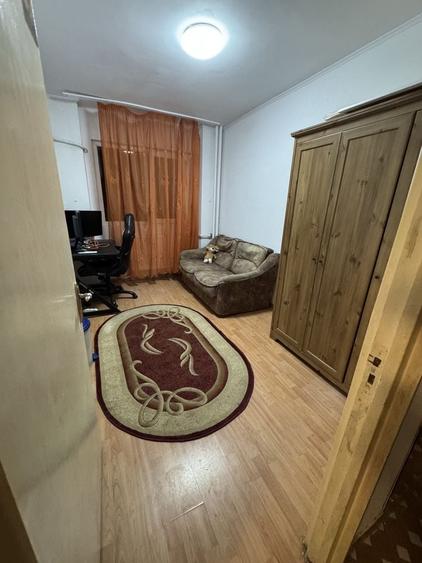 Apartament cu 3 camere decomandat în Iancului