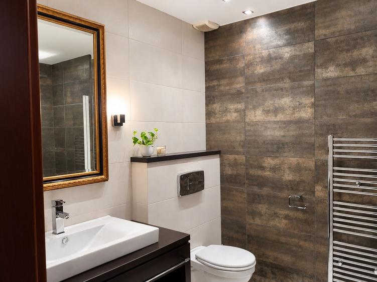 Apartament cu 3 camere decomandat, mobilat în Calea Victoriei