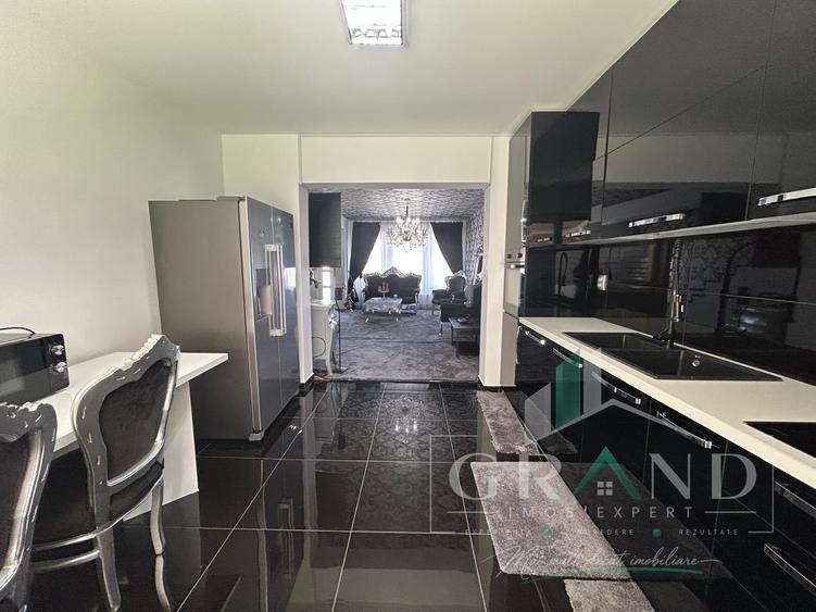 Duplex cu 4 camere cu Canalizare în Florești