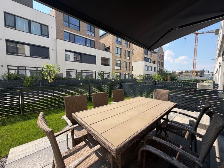Apartament cu 4 camere semidecomandat, mobilat în Pipera