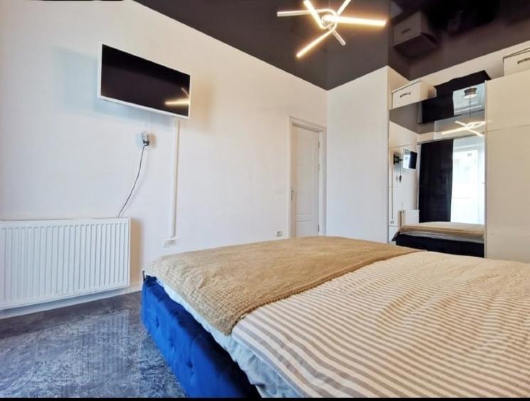 Apartament cu 2 camere decomandat, mobilat în Central