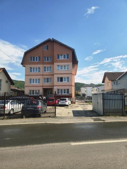Apartament cu 2 camere semidecomandat în Florești